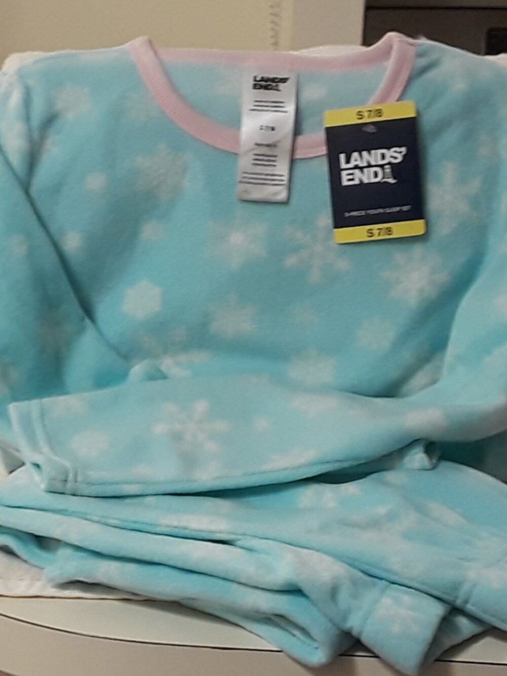 Lands' End Girls 2pc Pajama Set Size S 7/8 NWT Green, White Snowflake, Pink Trim